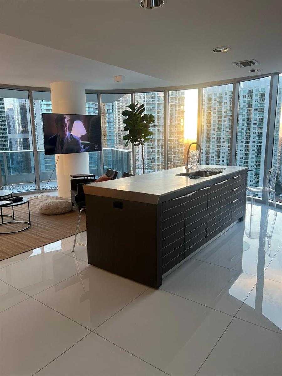 Small Image of 200 BISCAYNE BOULEVARD WAY #3102, Miami Number 5