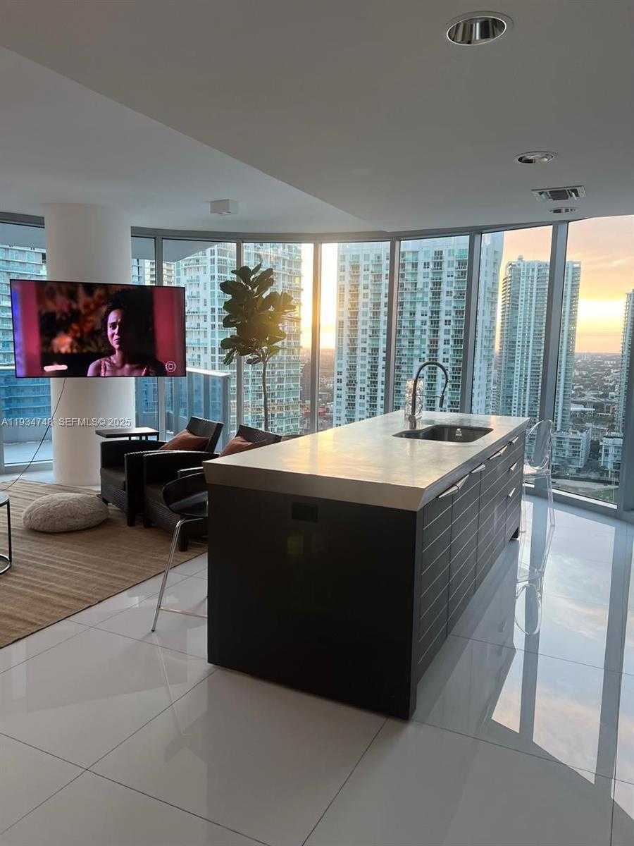 Small Image of 200 BISCAYNE BOULEVARD WAY #3102, Miami Number 6