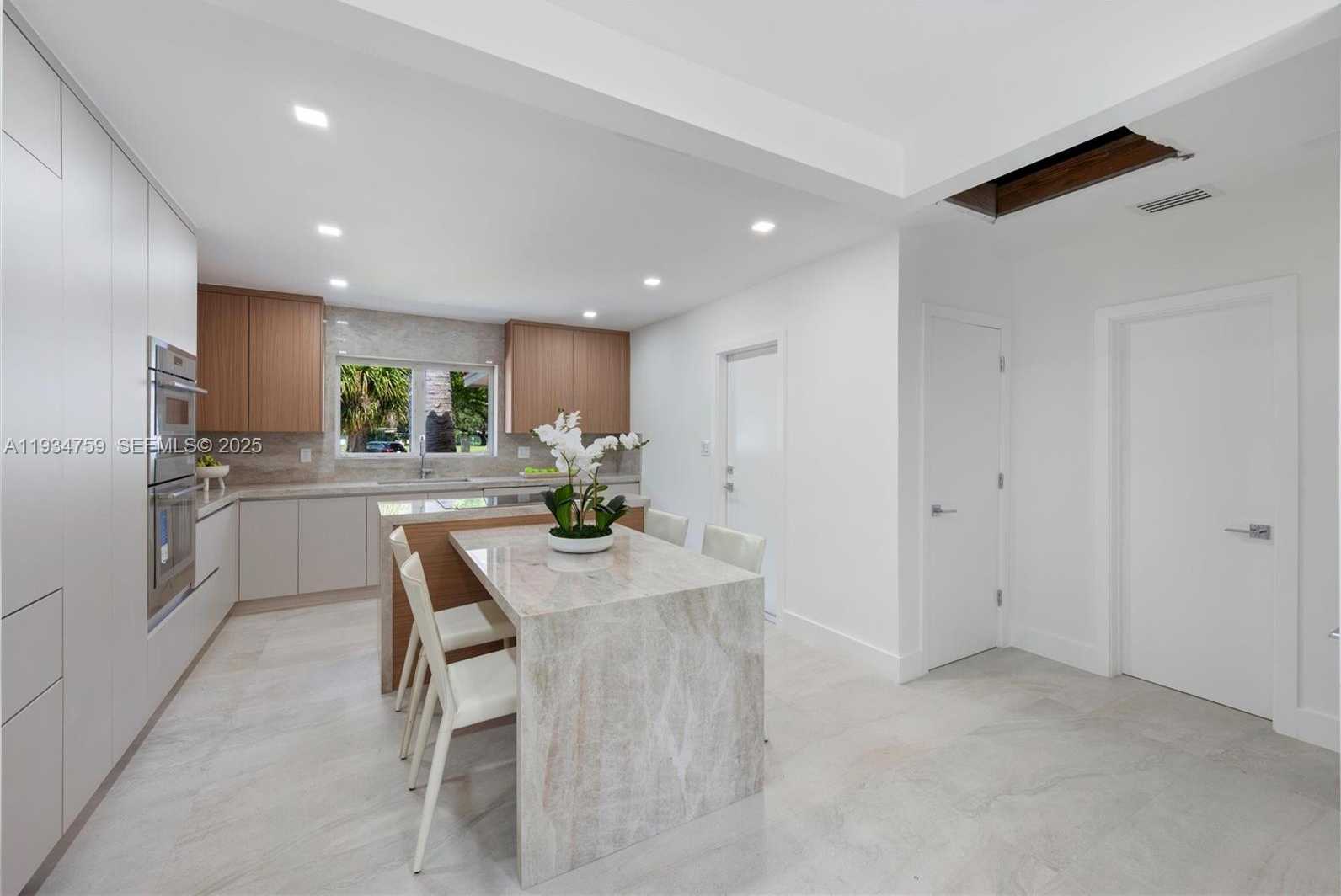 Small Image of 5211 GRANADA BLVD, Coral Gables Number 7