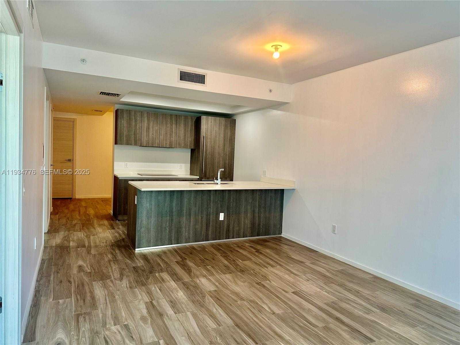 Small Image of 801 SOUTH MIAMI AVE #3807, Miami Number 2