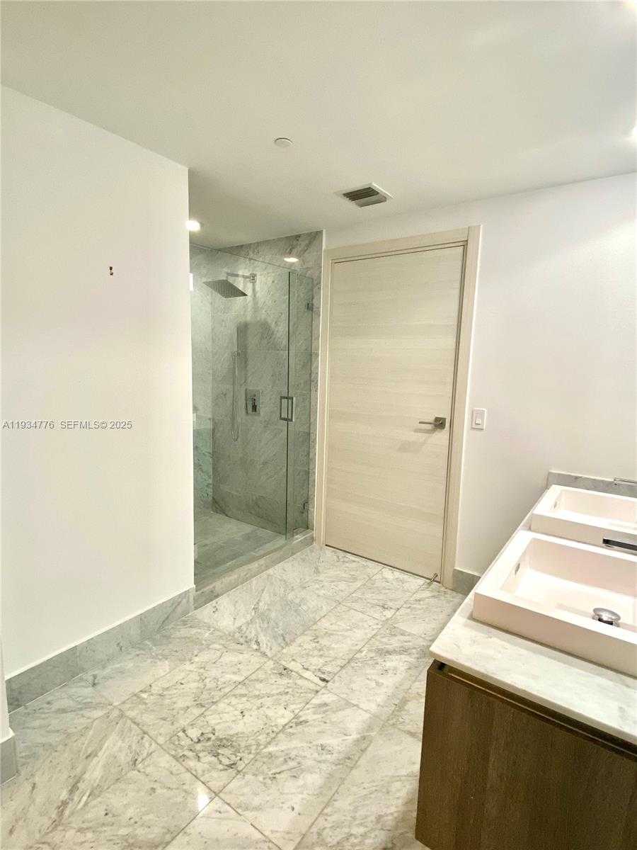 Small Image of 801 SOUTH MIAMI AVE #3807, Miami Number 7