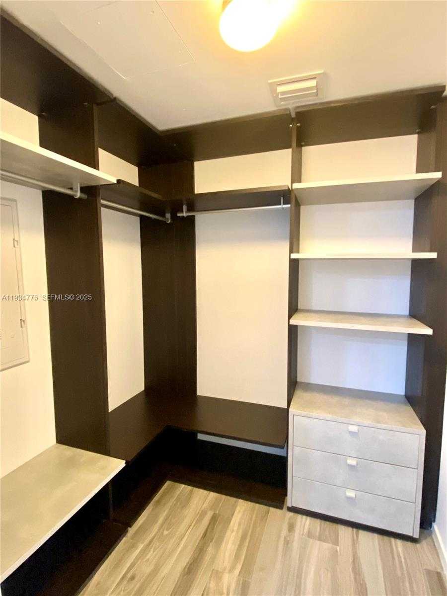 Small Image of 801 SOUTH MIAMI AVE #3807, Miami Number 8