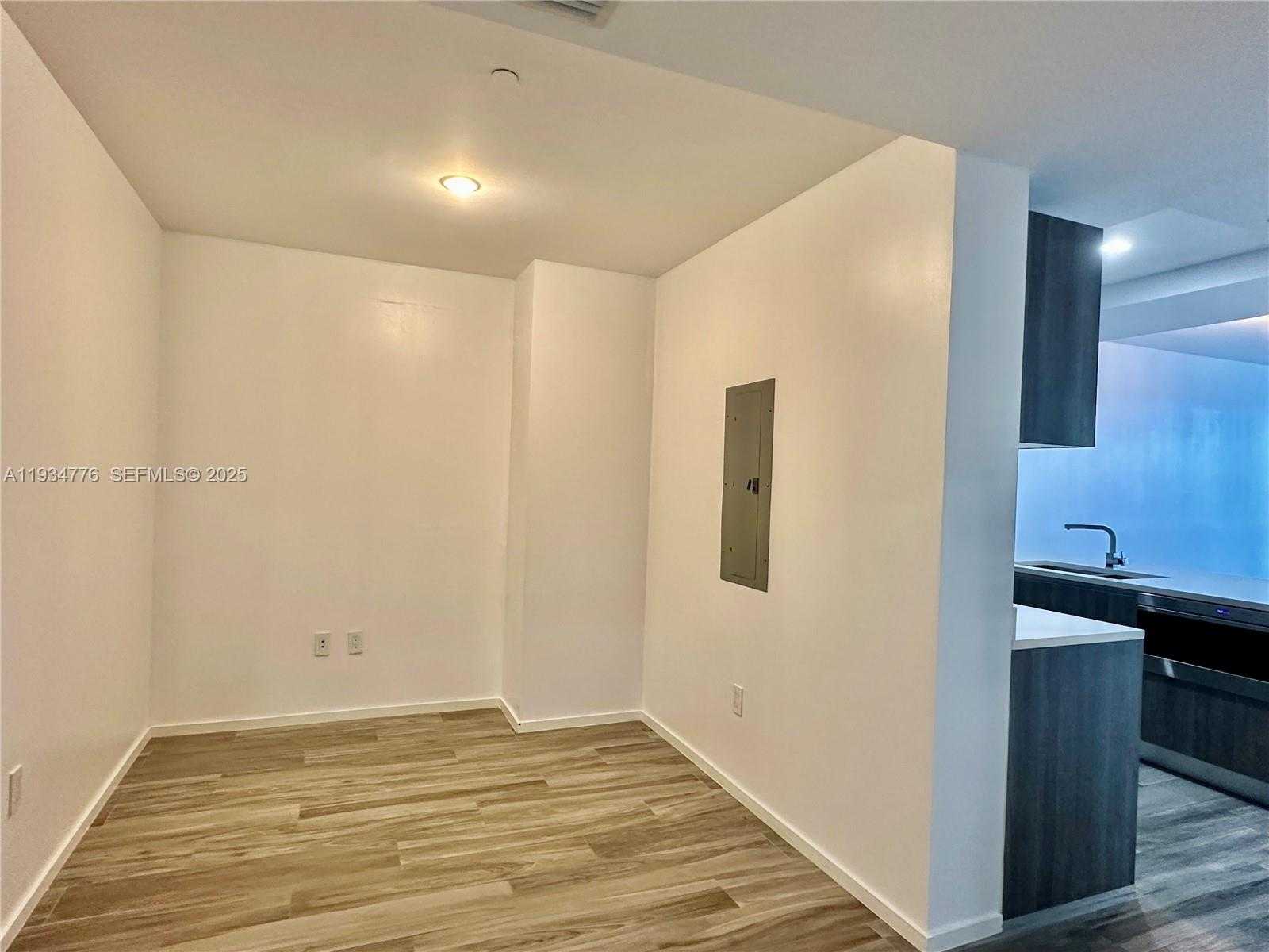 Small Image of 801 SOUTH MIAMI AVE #3807, Miami Number 9