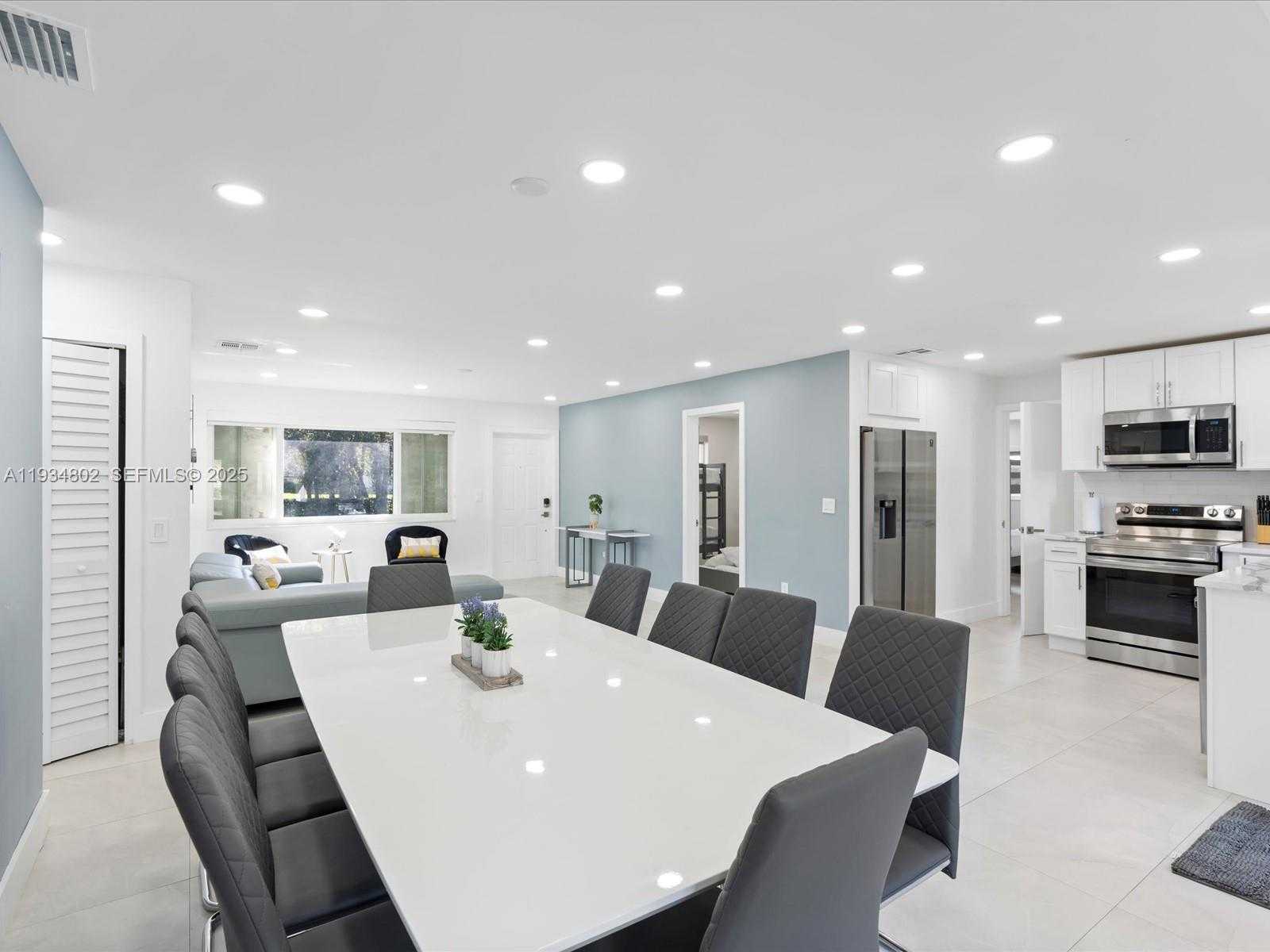 Small Image of 4121 SOUTH WEST 54TH CT, Dania Beach Number 12