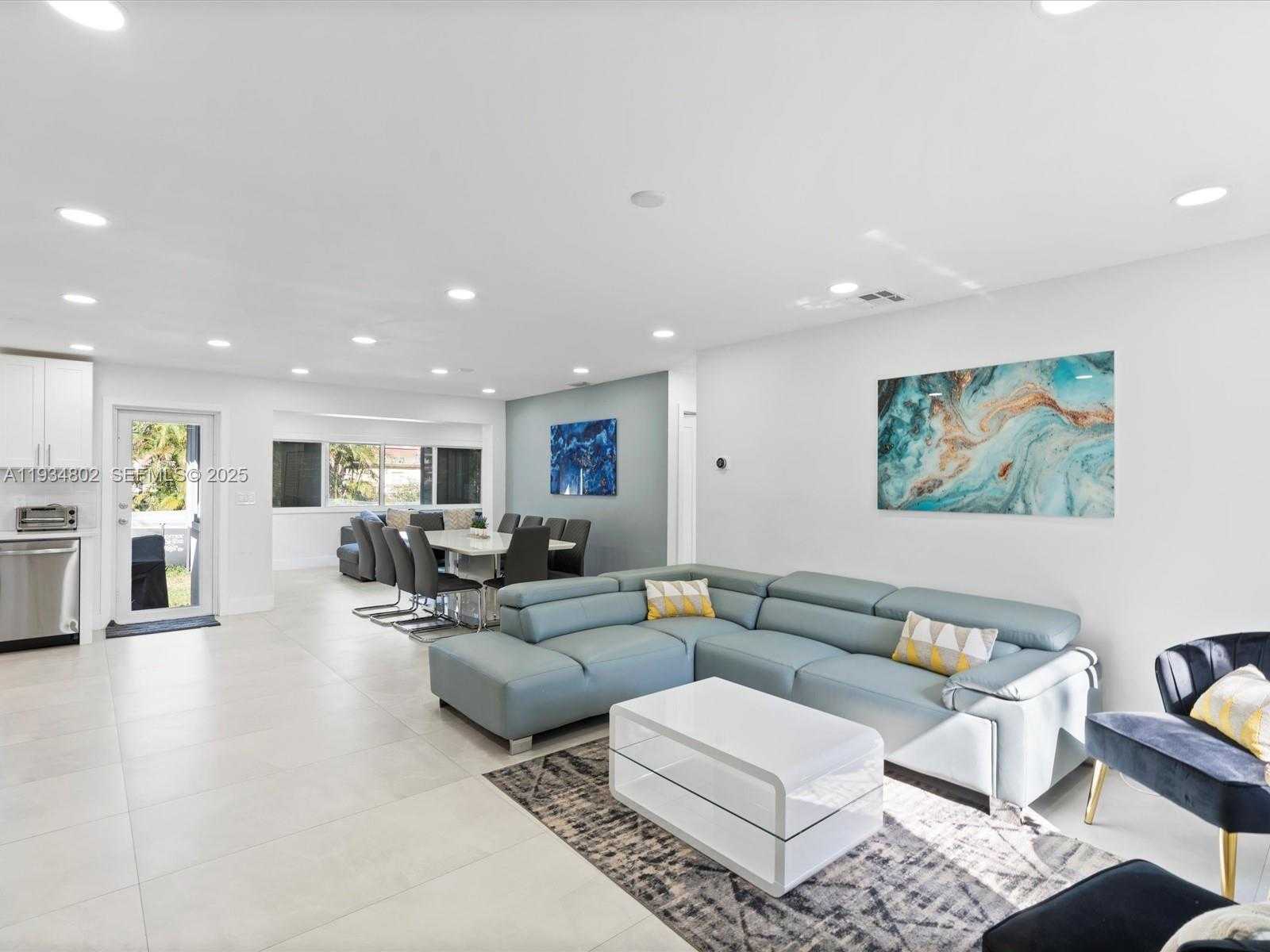 Small Image of 4121 SOUTH WEST 54TH CT, Dania Beach Number 6