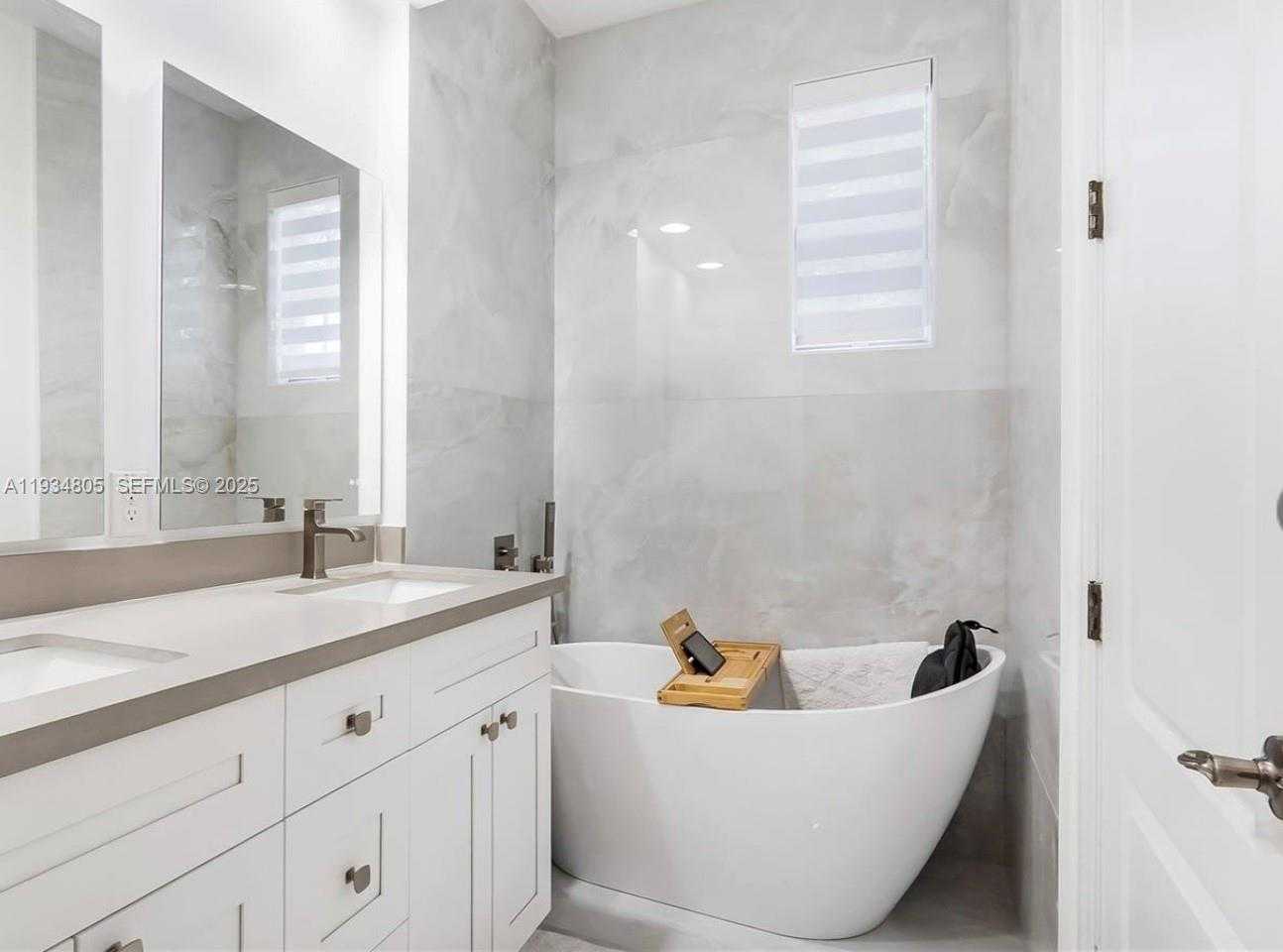 Small Image of 14709 SOUTH WEST 6TH ST, Pembroke Pines Number 12