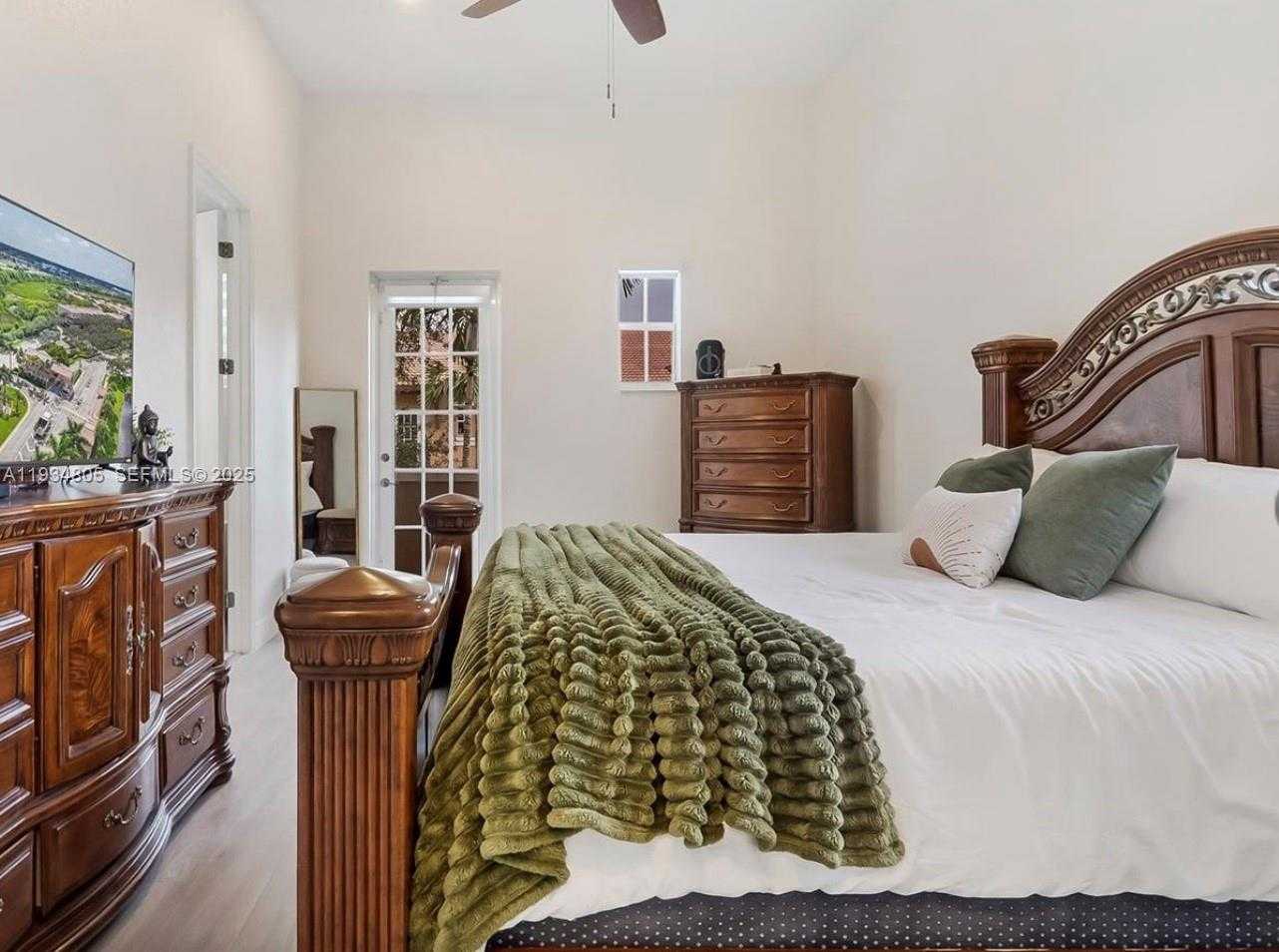 Small Image of 14709 SOUTH WEST 6TH ST, Pembroke Pines Number 13