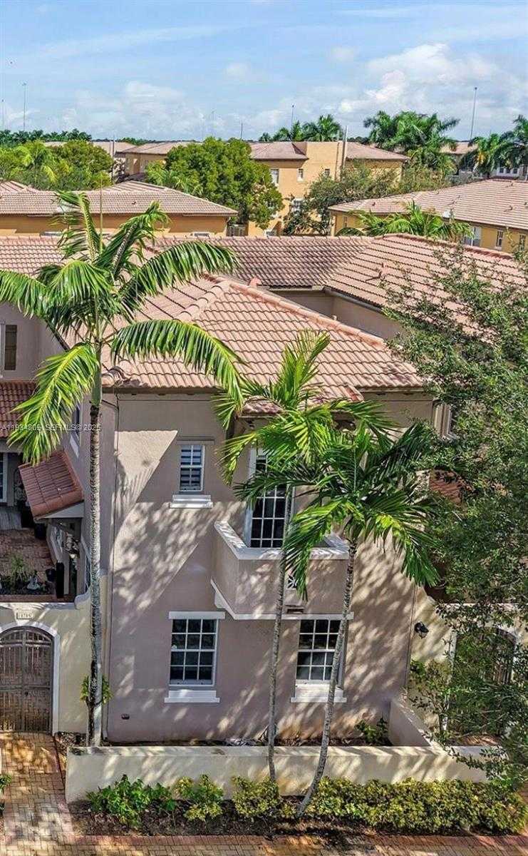 Small Image of 14709 SOUTH WEST 6TH ST, Pembroke Pines Number 2