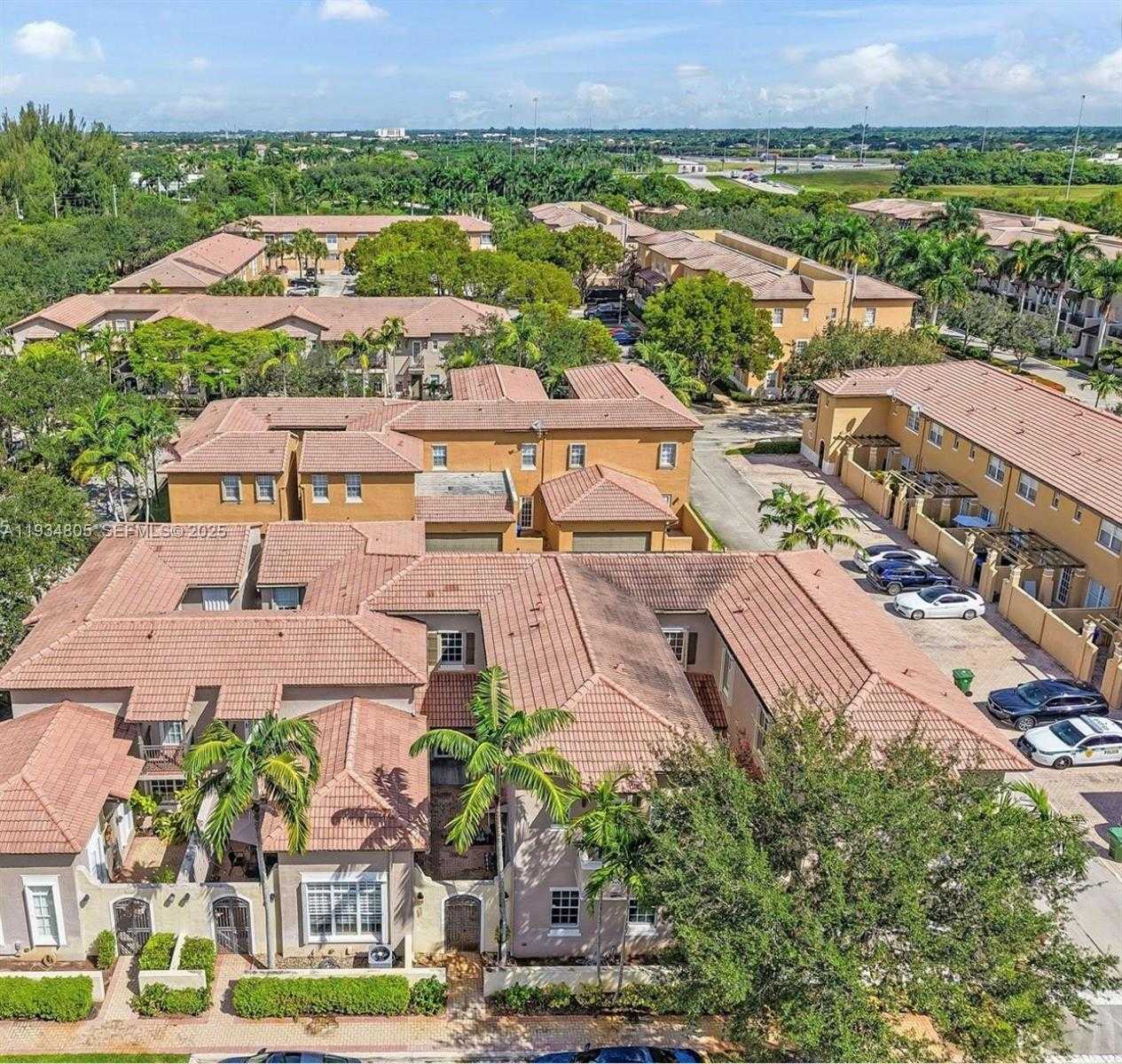 Small Image of 14709 SOUTH WEST 6TH ST, Pembroke Pines Number 25