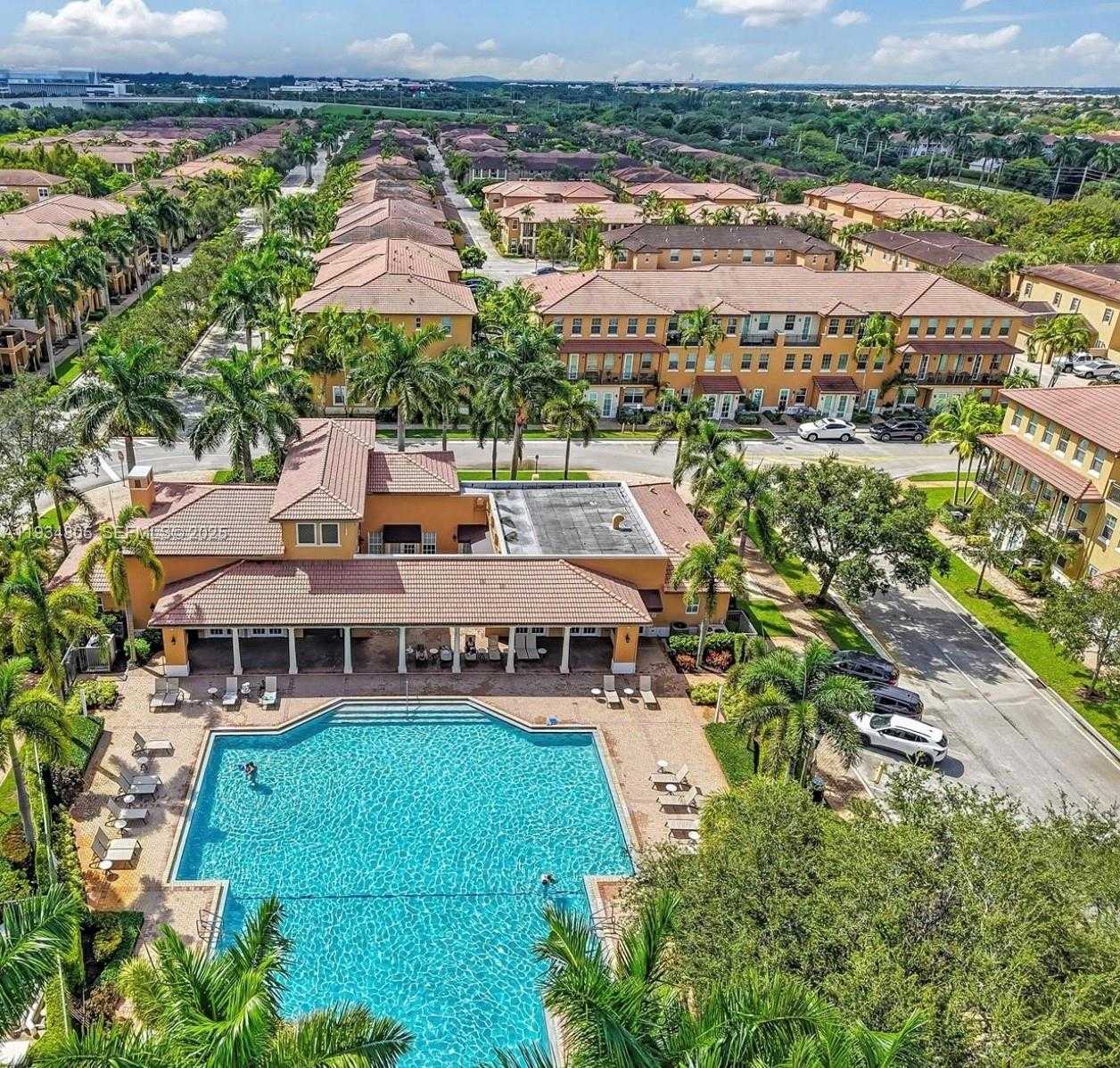 Small Image of 14709 SOUTH WEST 6TH ST, Pembroke Pines Number 26