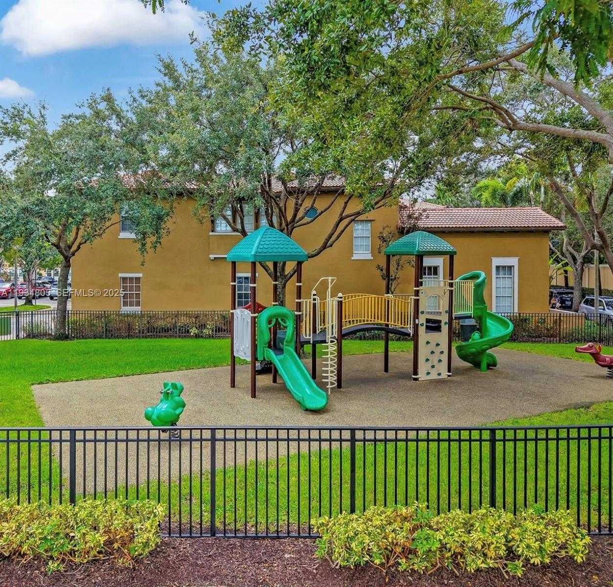 Small Image of 14709 SOUTH WEST 6TH ST, Pembroke Pines Number 27