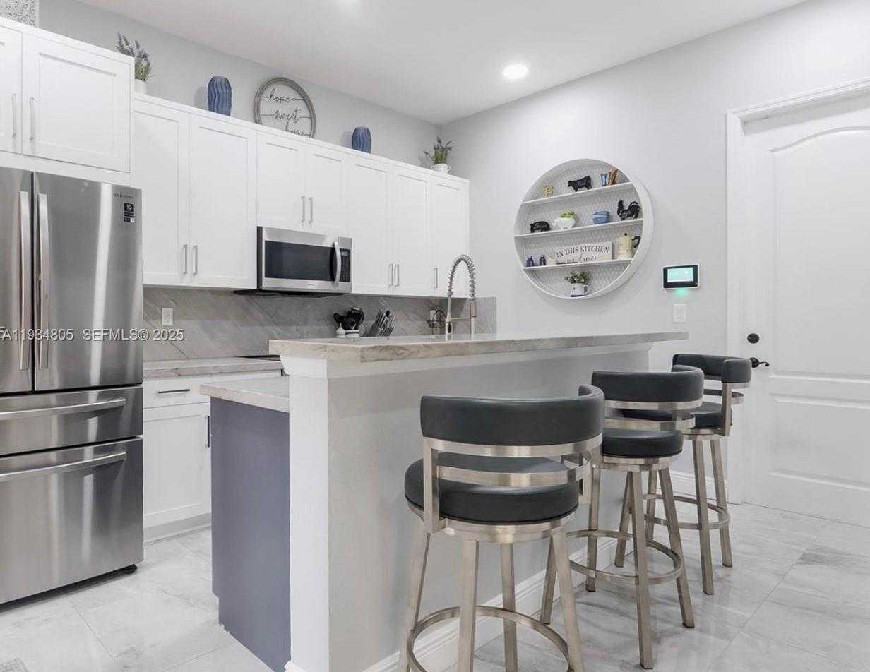 Small Image of 14709 SOUTH WEST 6TH ST, Pembroke Pines Number 9