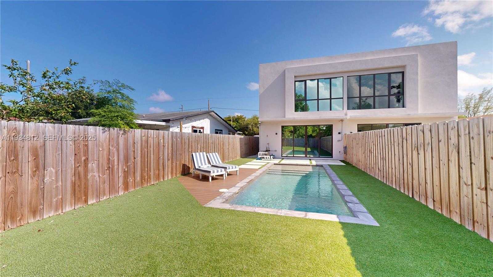 Small Image of 353 NORTH WEST 50TH ST #353, Miami Number 36