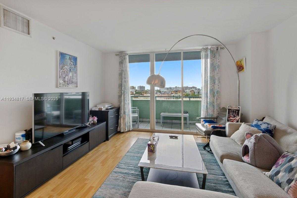 Small Image of 90 ALTON RD #807, Miami Beach Number 2