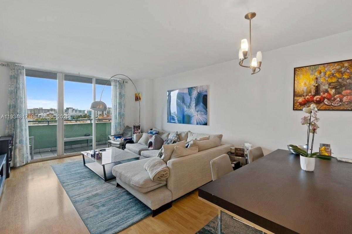 Small Image of 90 ALTON RD #807, Miami Beach Number 3