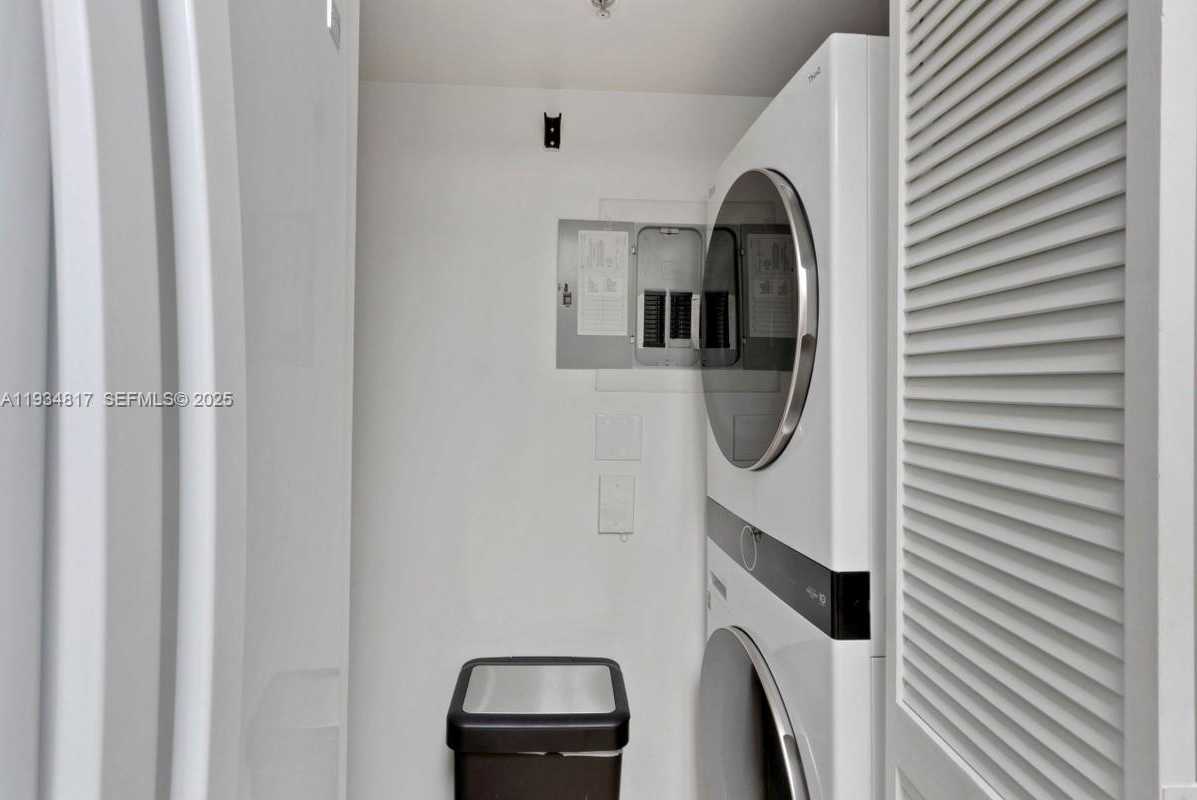 Small Image of 90 ALTON RD #807, Miami Beach Number 8