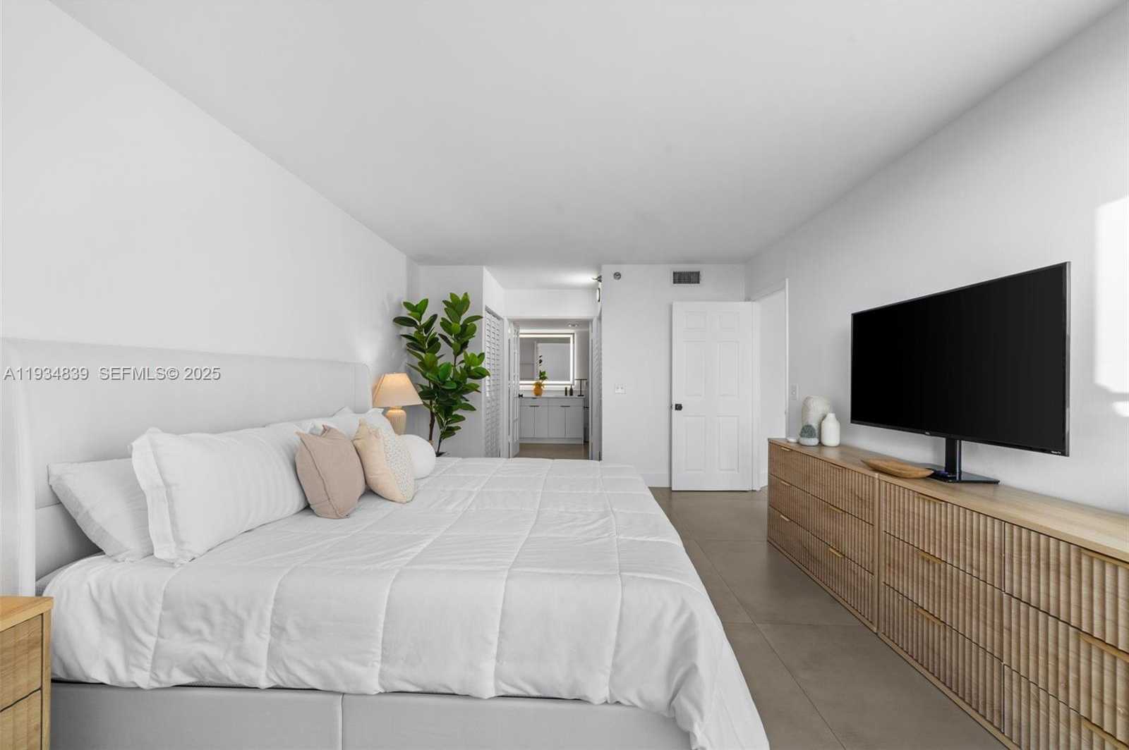 Small Image of 3300 NORTH EAST 191ST ST #1813, Aventura Number 15