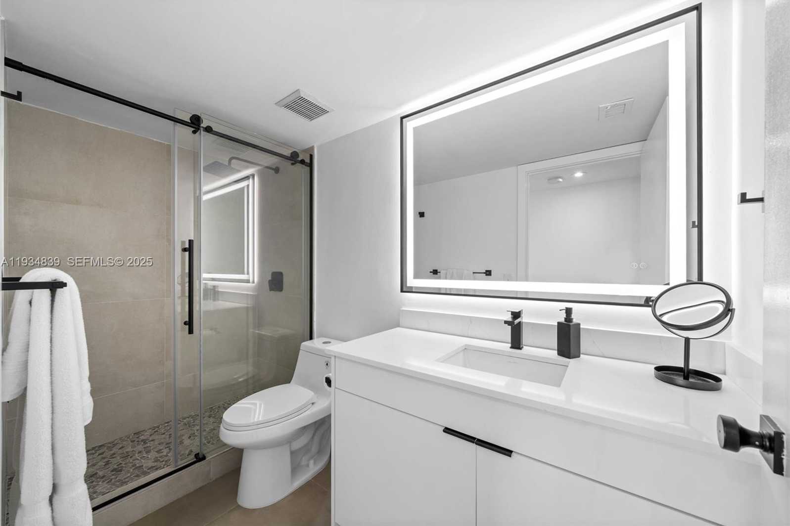 Small Image of 3300 NORTH EAST 191ST ST #1813, Aventura Number 21