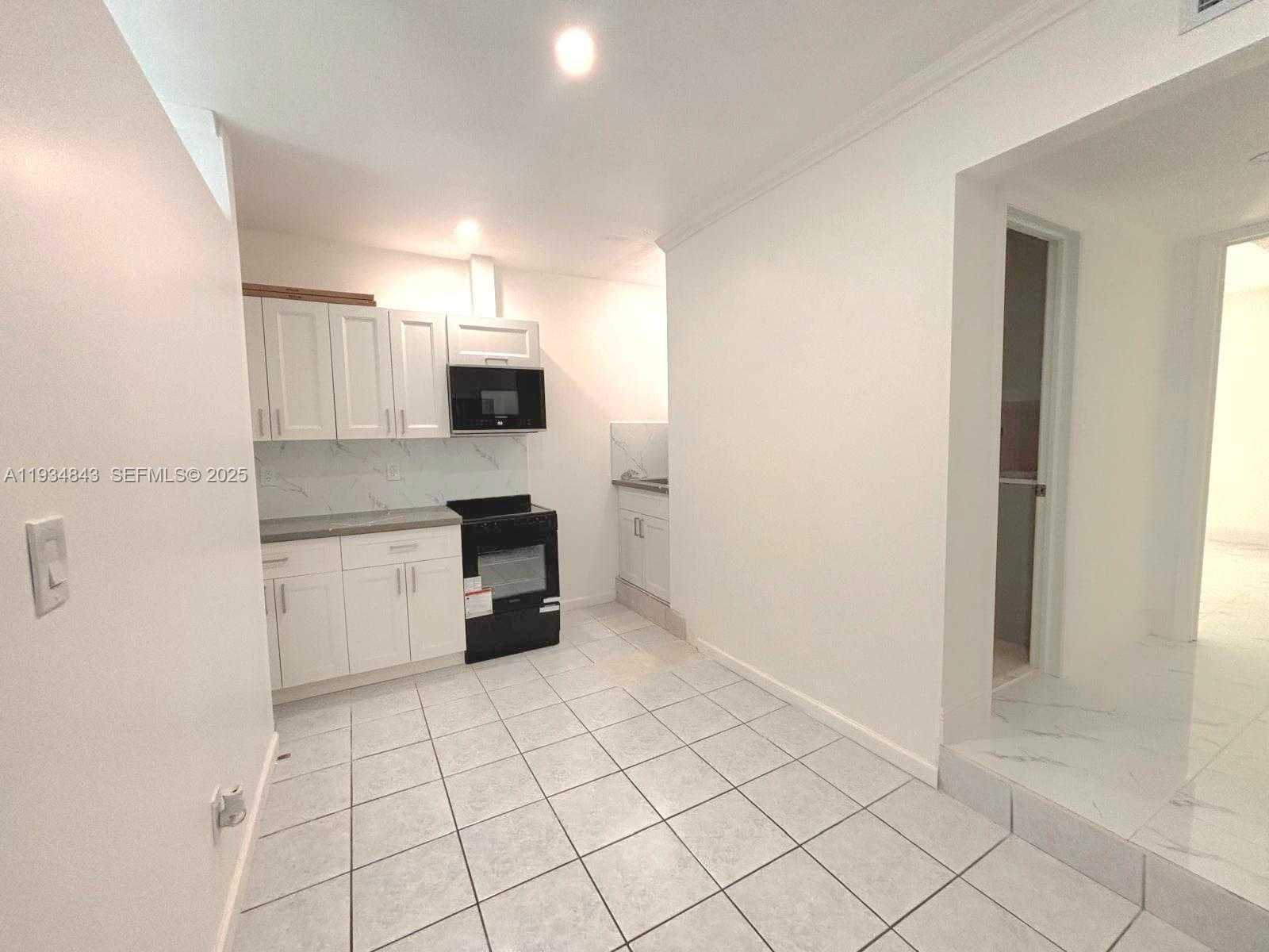 Small Image of 14402 SOUTH WEST 111TH ST #14402, Miami Number 8