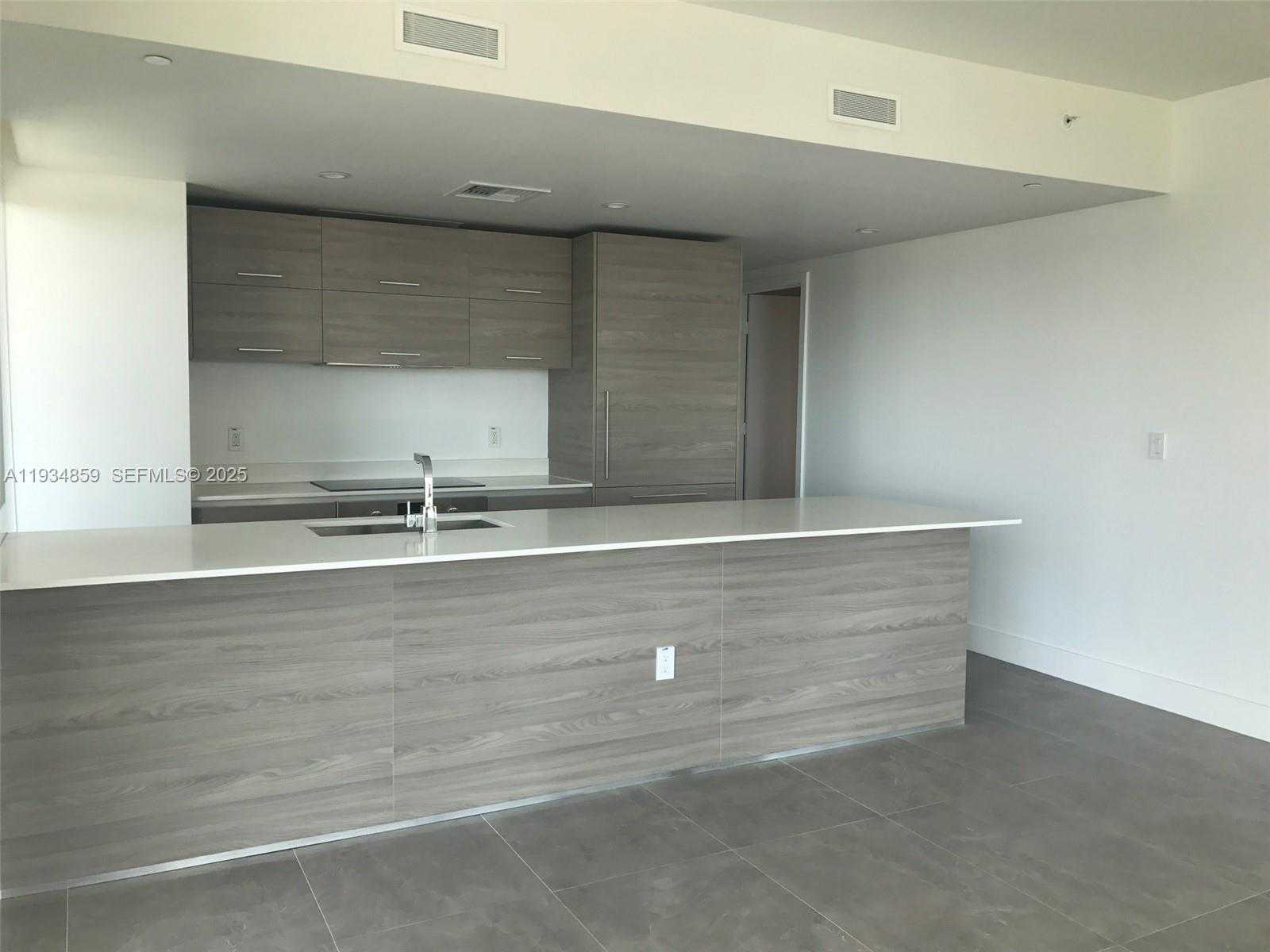 Small Image of 1300 SOUTH MIAMI AVE #2406, Miami Number 15