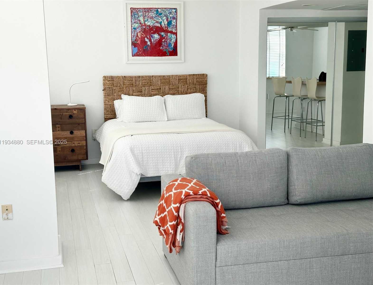 Small Image of 301 OCEAN DR #509, Miami Beach Number 5