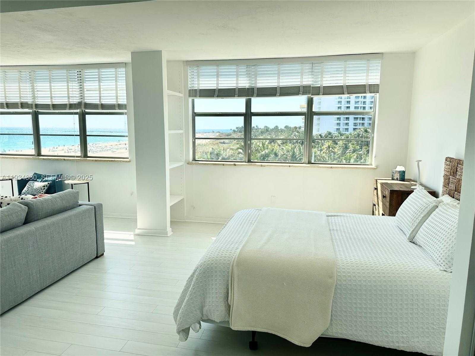 Small Image of 301 OCEAN DR #509, Miami Beach Number 9