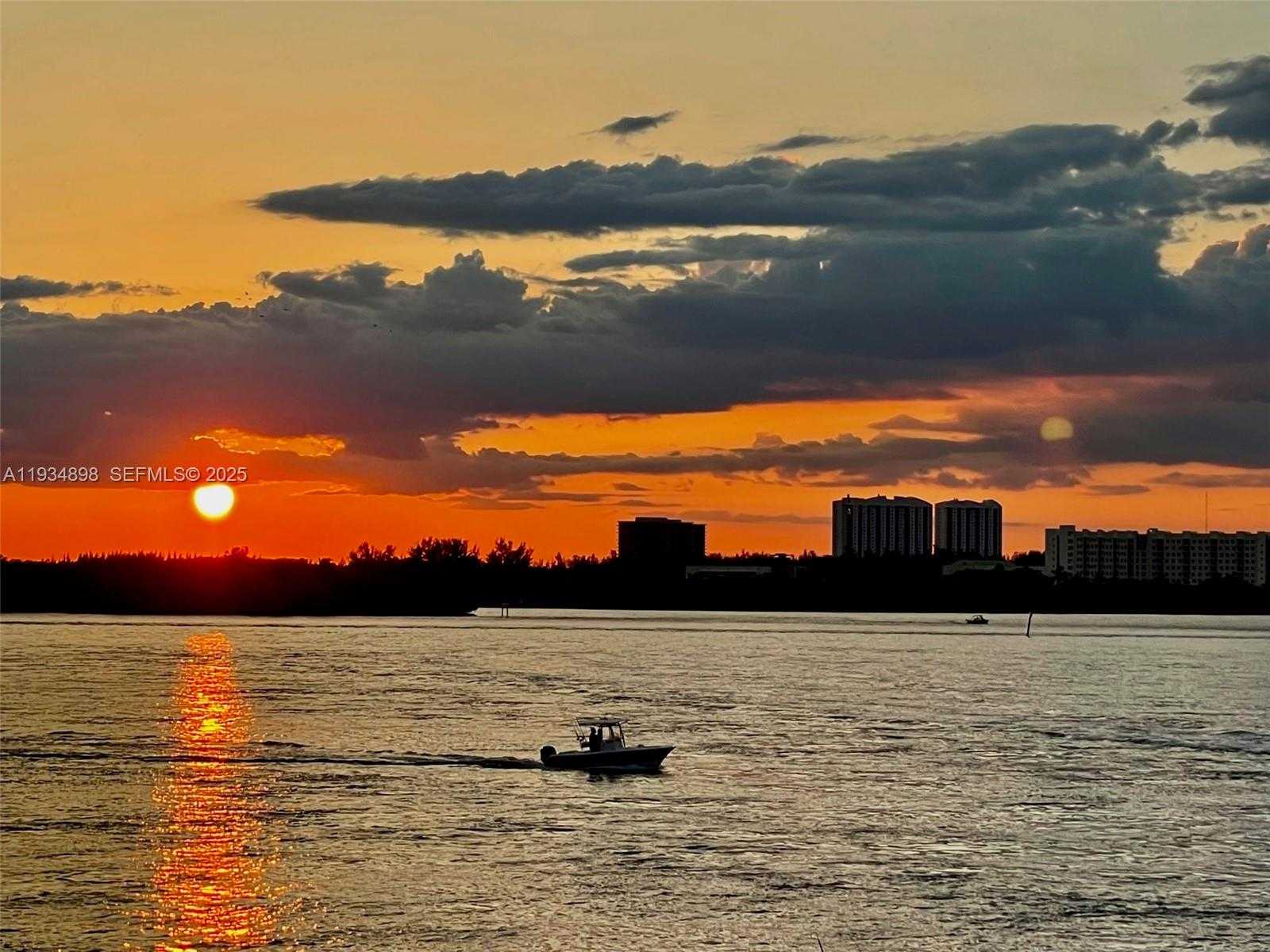 Small Image of 286 BAL BAY DR #4, Bal Harbour Number 10