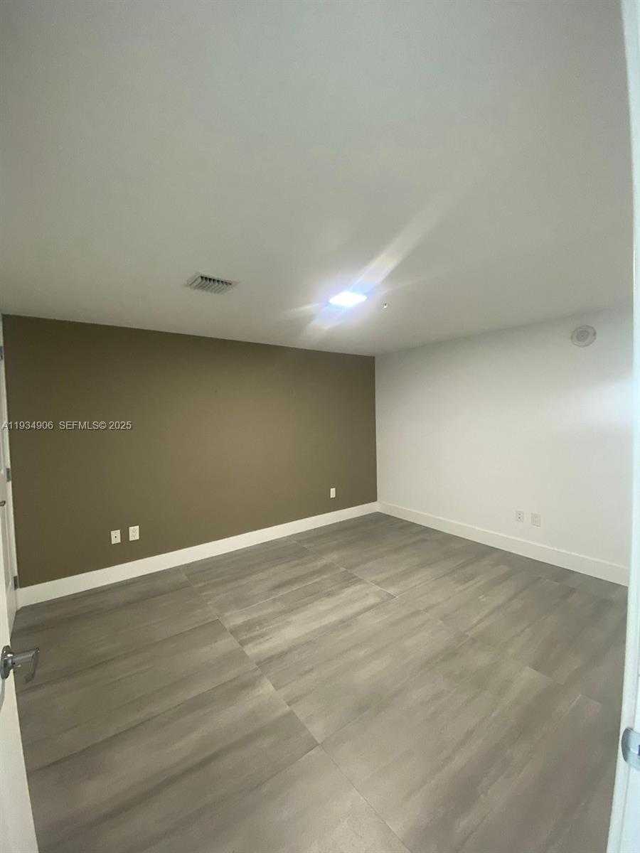 Small Image of 400 SUNNY ISLES BLVD #1616, Sunny Isles Beach Number 13