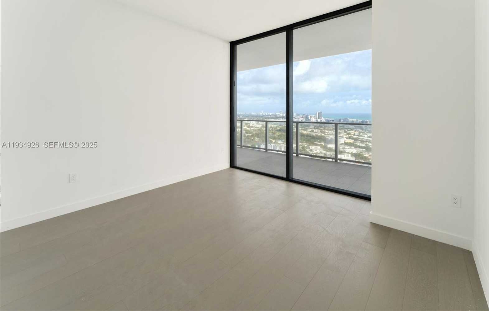 Small Image of 500 ALTON RD #3905, Miami Beach Number 15