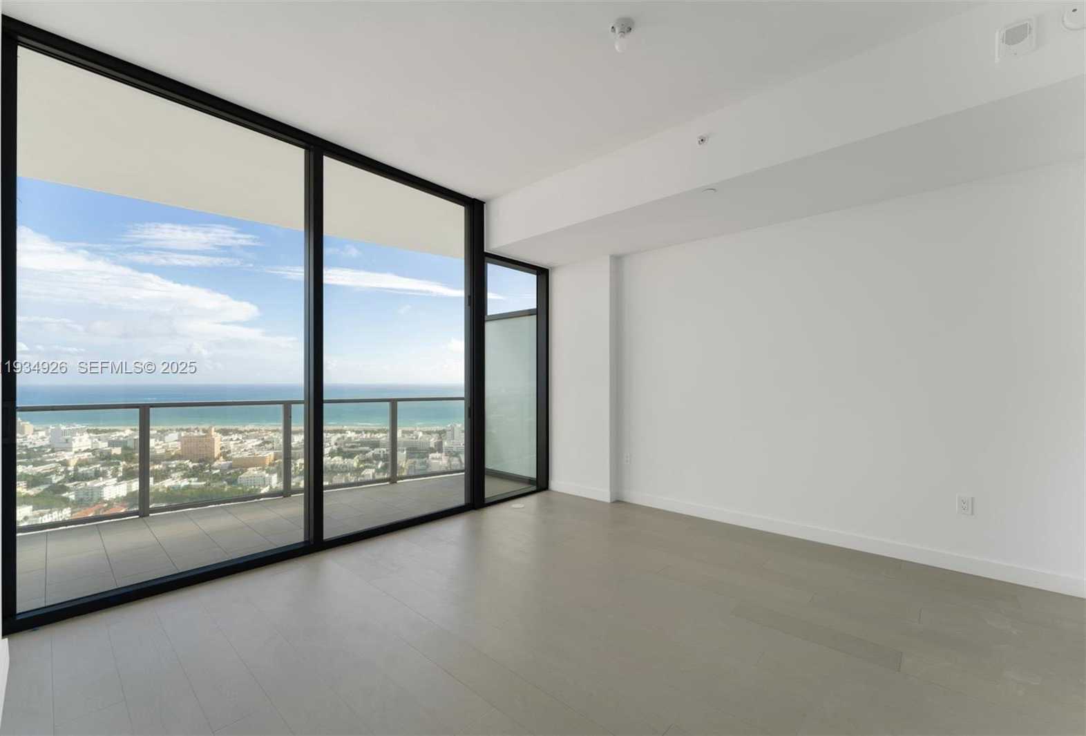 Small Image of 500 ALTON RD #3905, Miami Beach Number 9