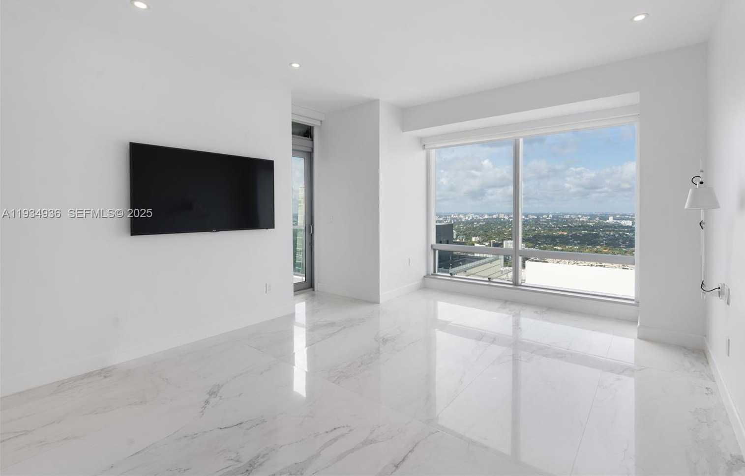 Small Image of 1425 BRICKELL AVE #47B, Miami Number 12