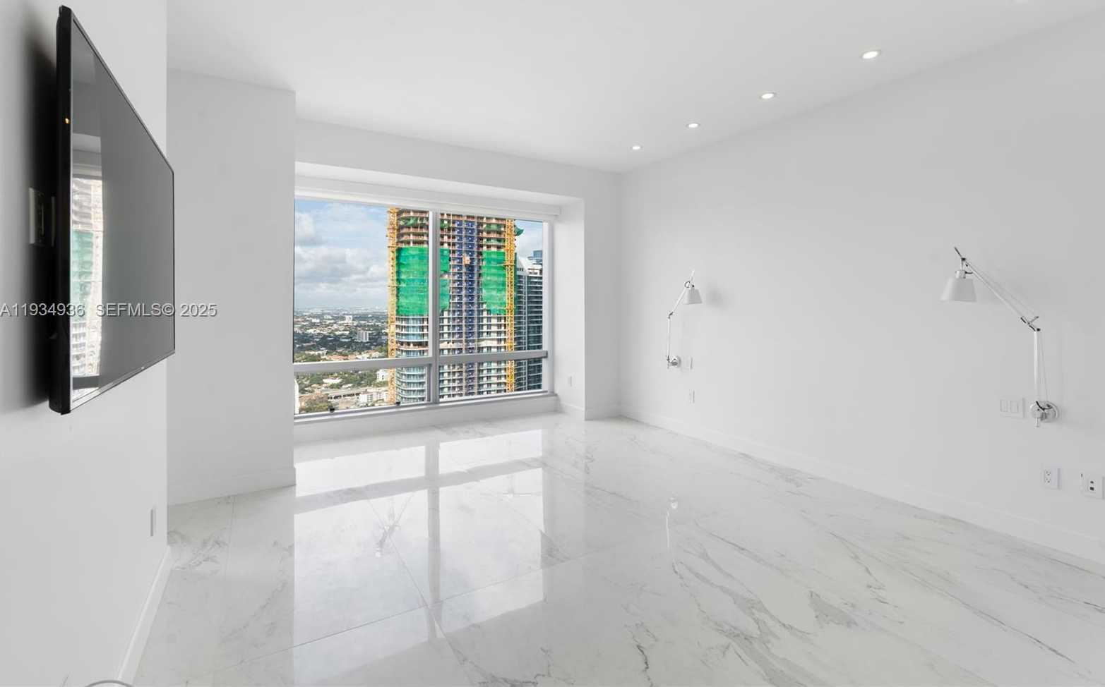 Small Image of 1425 BRICKELL AVE #47B, Miami Number 13
