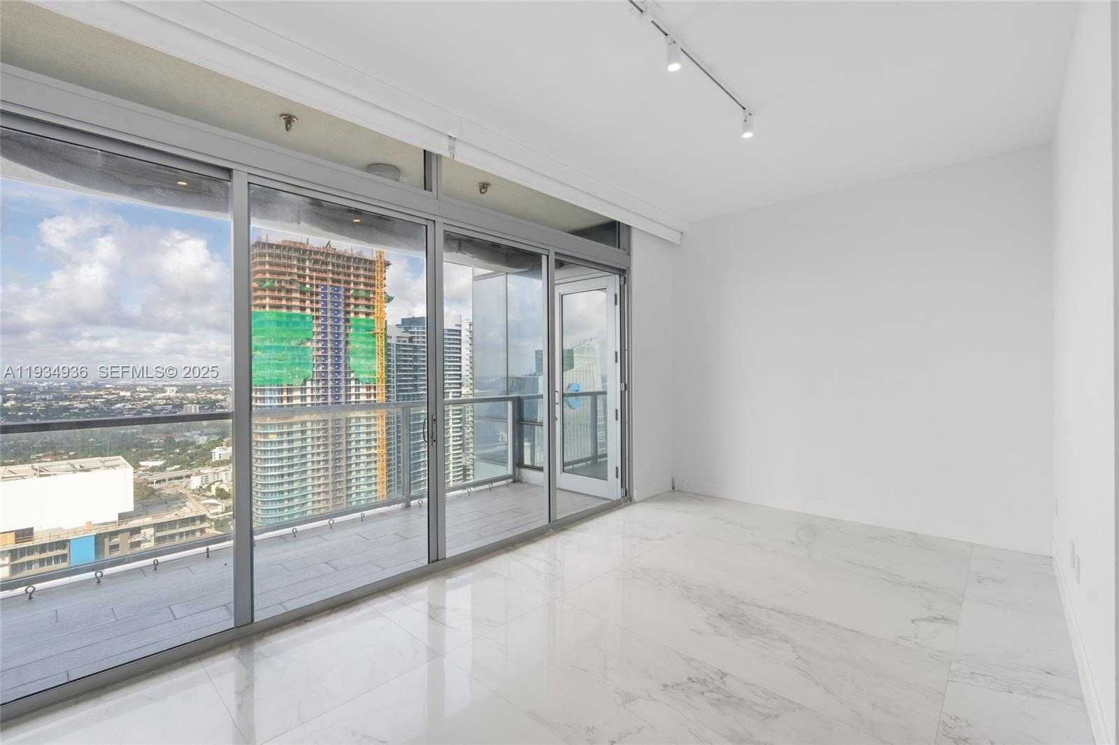 Small Image of 1425 BRICKELL AVE #47B, Miami Number 20