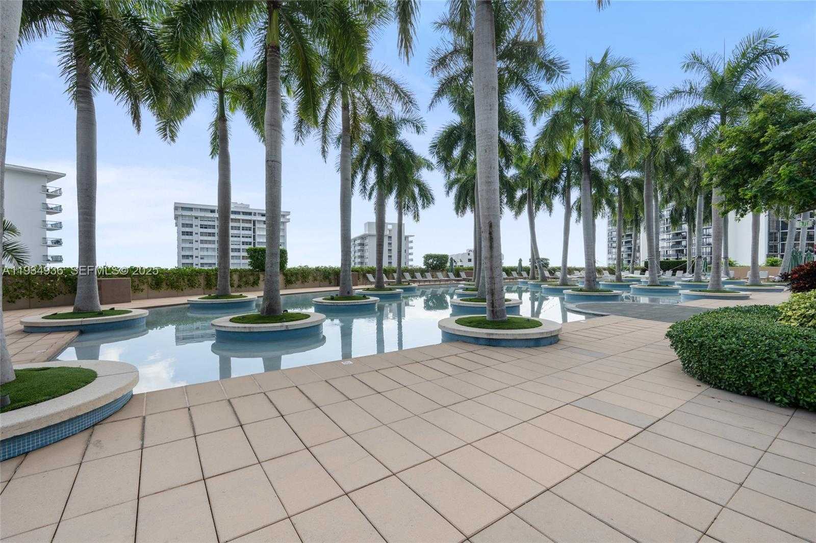 Small Image of 1425 BRICKELL AVE #47B, Miami Number 25