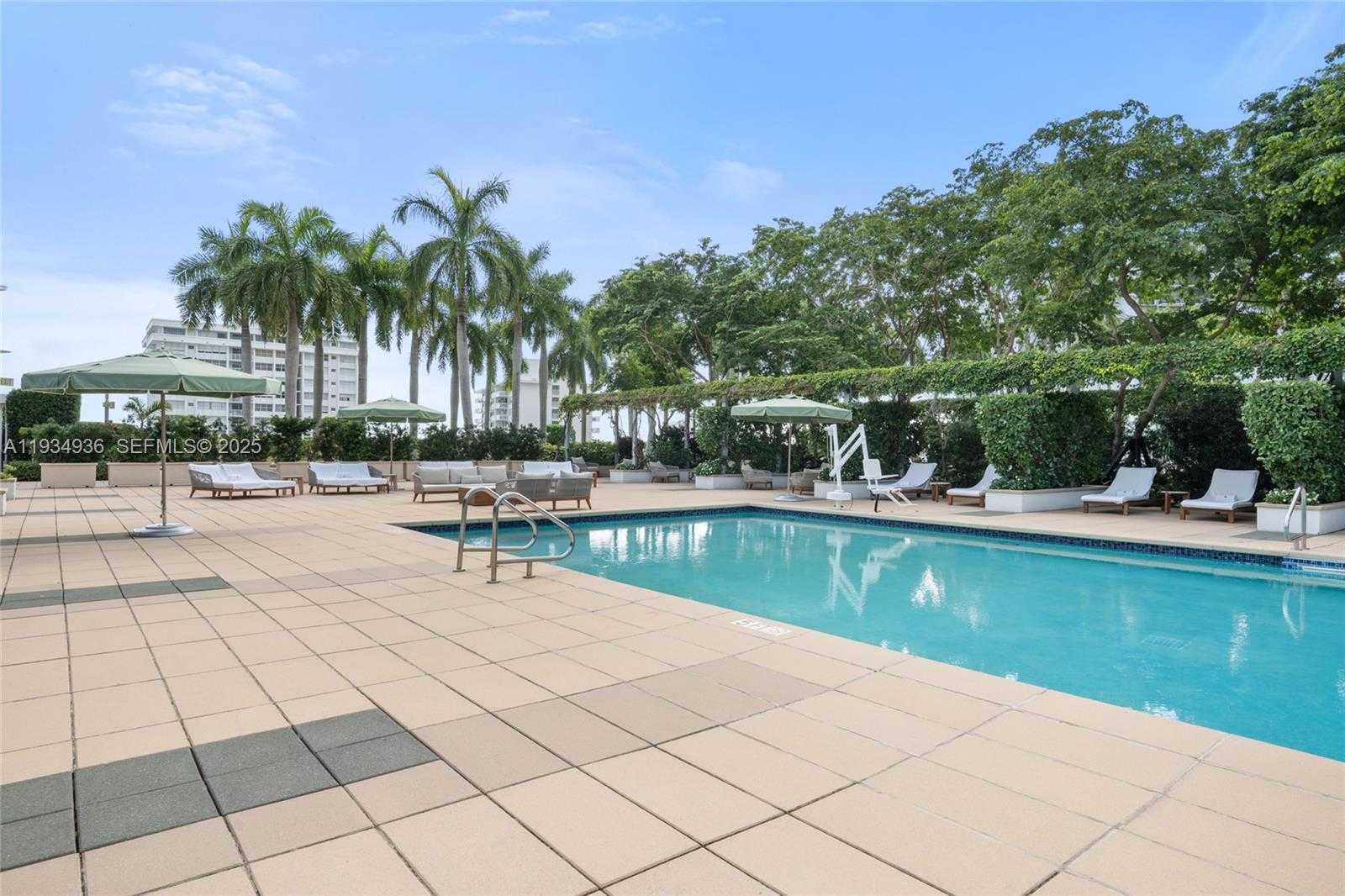 Small Image of 1425 BRICKELL AVE #47B, Miami Number 27