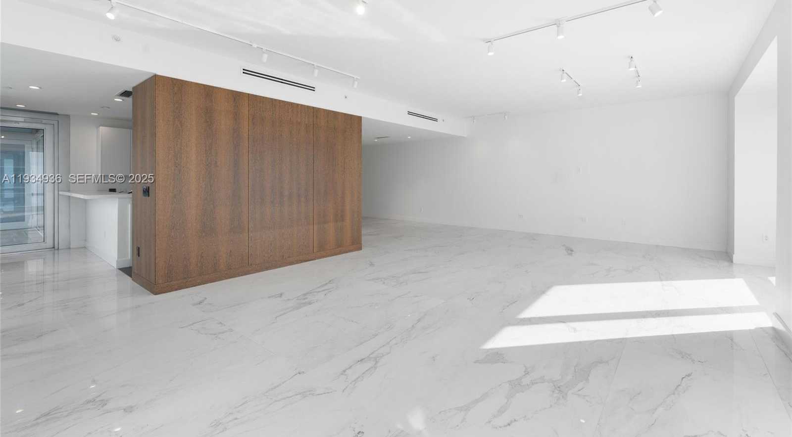 Small Image of 1425 BRICKELL AVE #47B, Miami Number 8