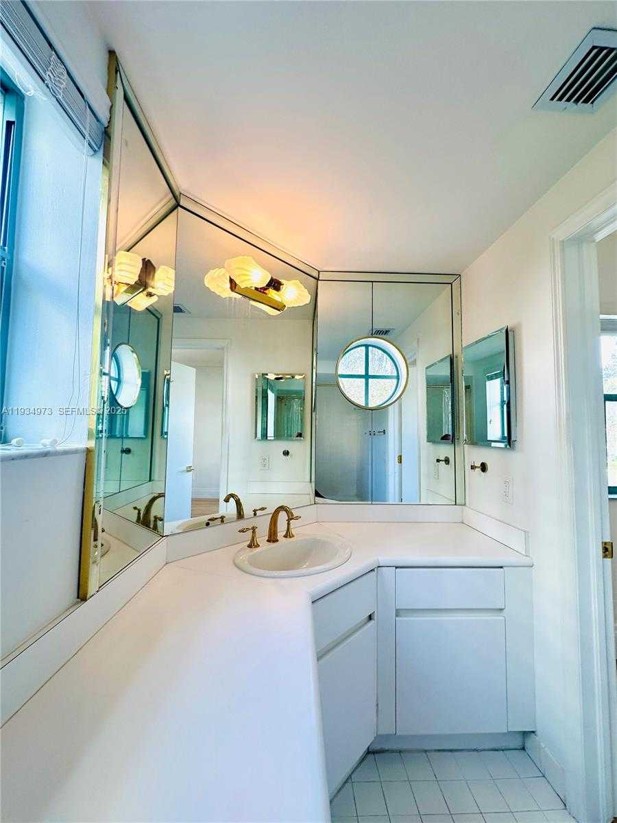 Small Image of 2600 SEGOVIA ST #701, Coral Gables Number 47