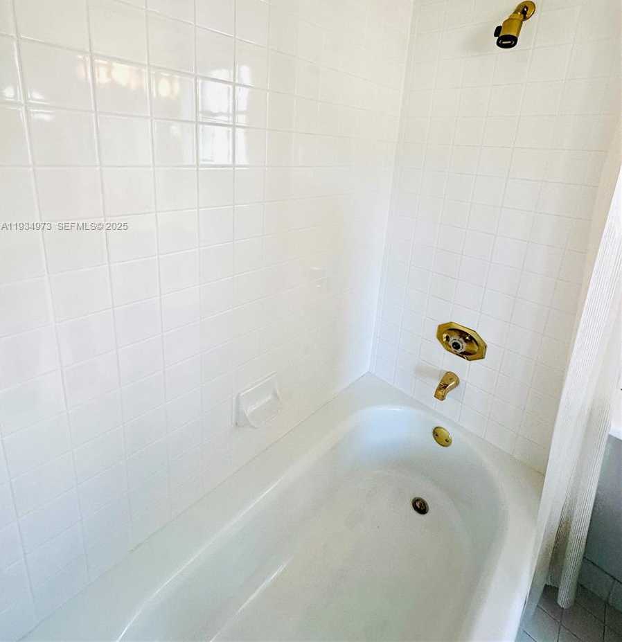 Small Image of 2600 SEGOVIA ST #701, Coral Gables Number 49