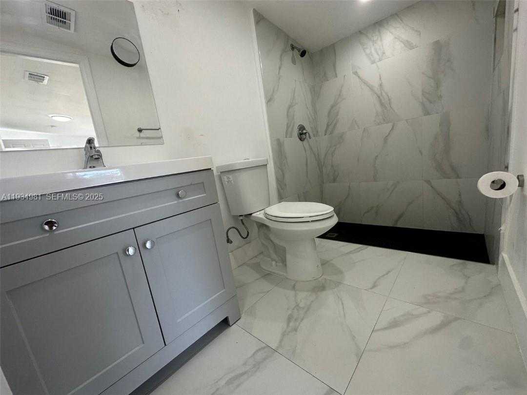 Small Image of West Park Number 10