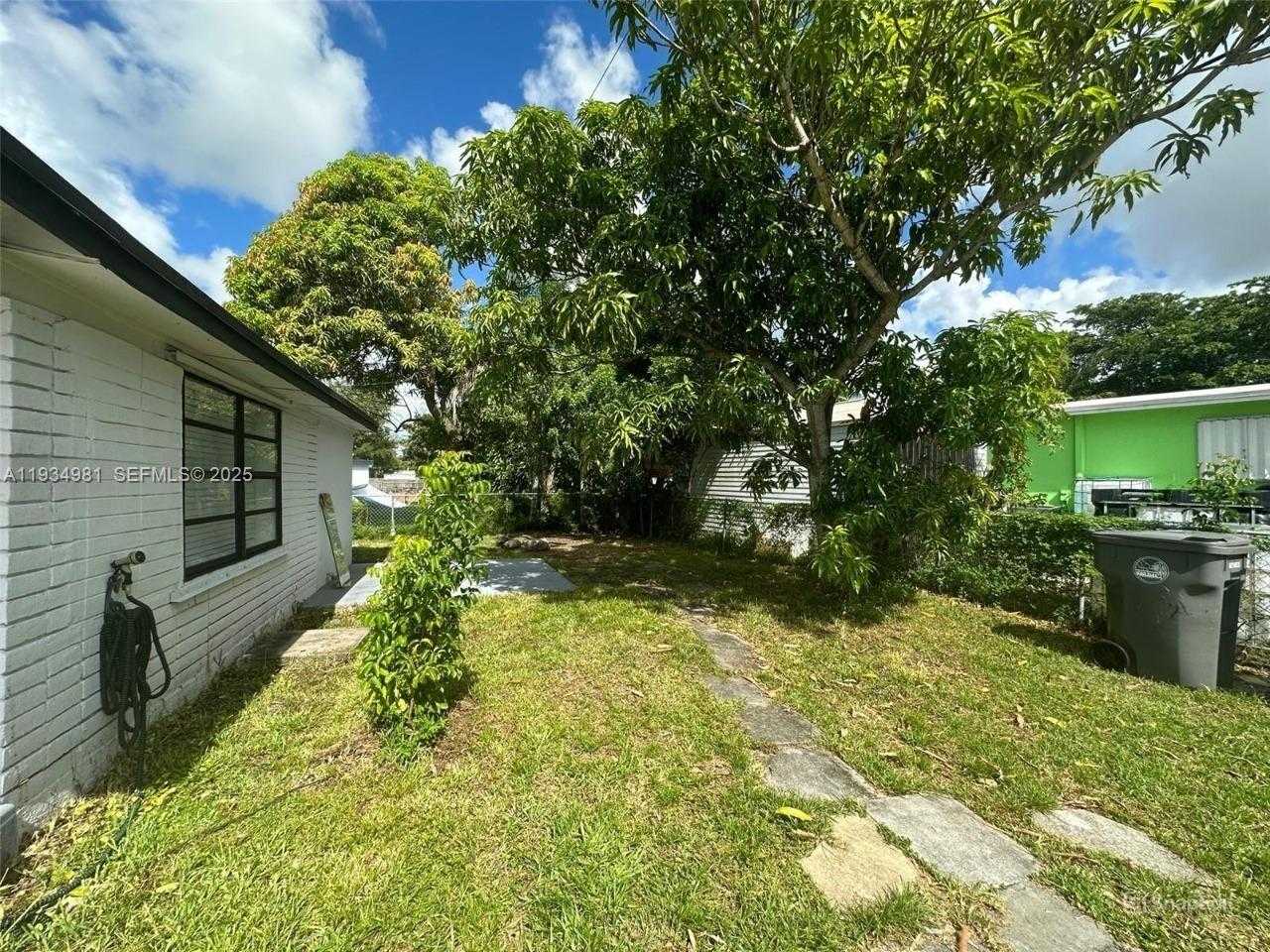 Small Image of West Park Number 15