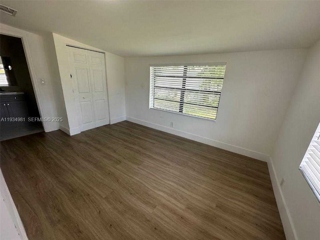 Small Image of West Park Number 5