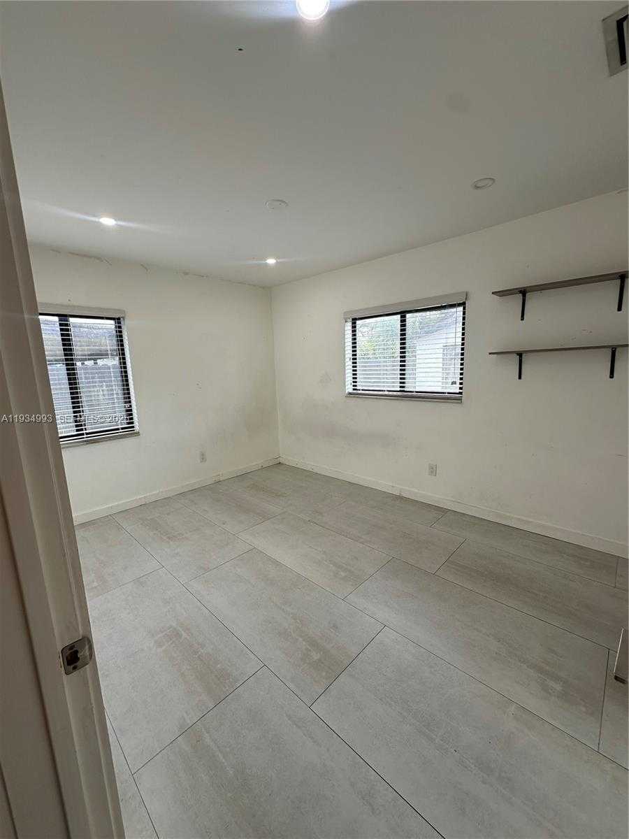 Small Image of 2832 SOUTH WEST 124TH CT, Miami Number 16