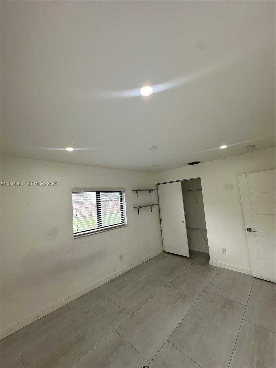 Small Image of 2832 SOUTH WEST 124TH CT, Miami Number 17