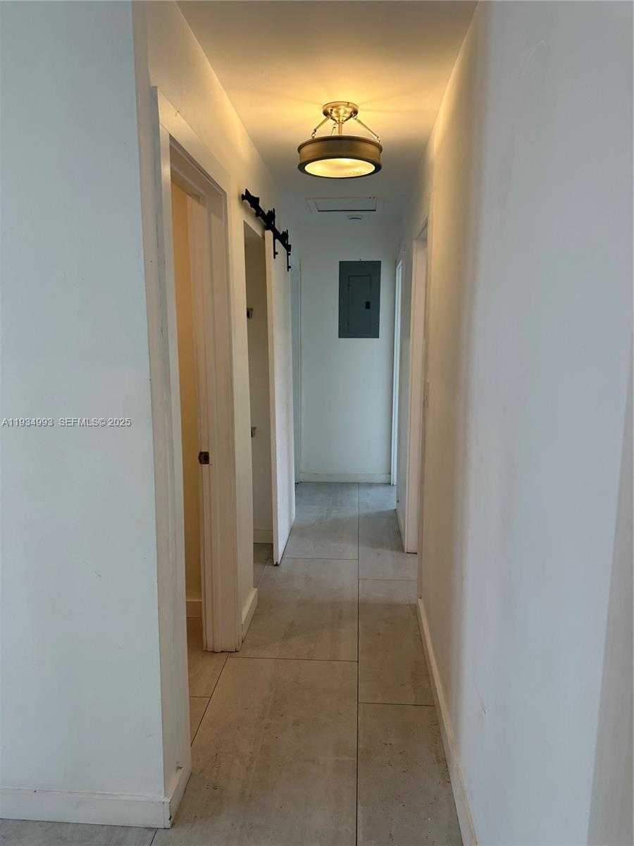Small Image of 2832 SOUTH WEST 124TH CT, Miami Number 19