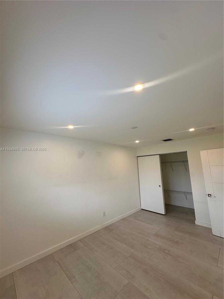 Small Image of 2832 SOUTH WEST 124TH CT, Miami Number 22