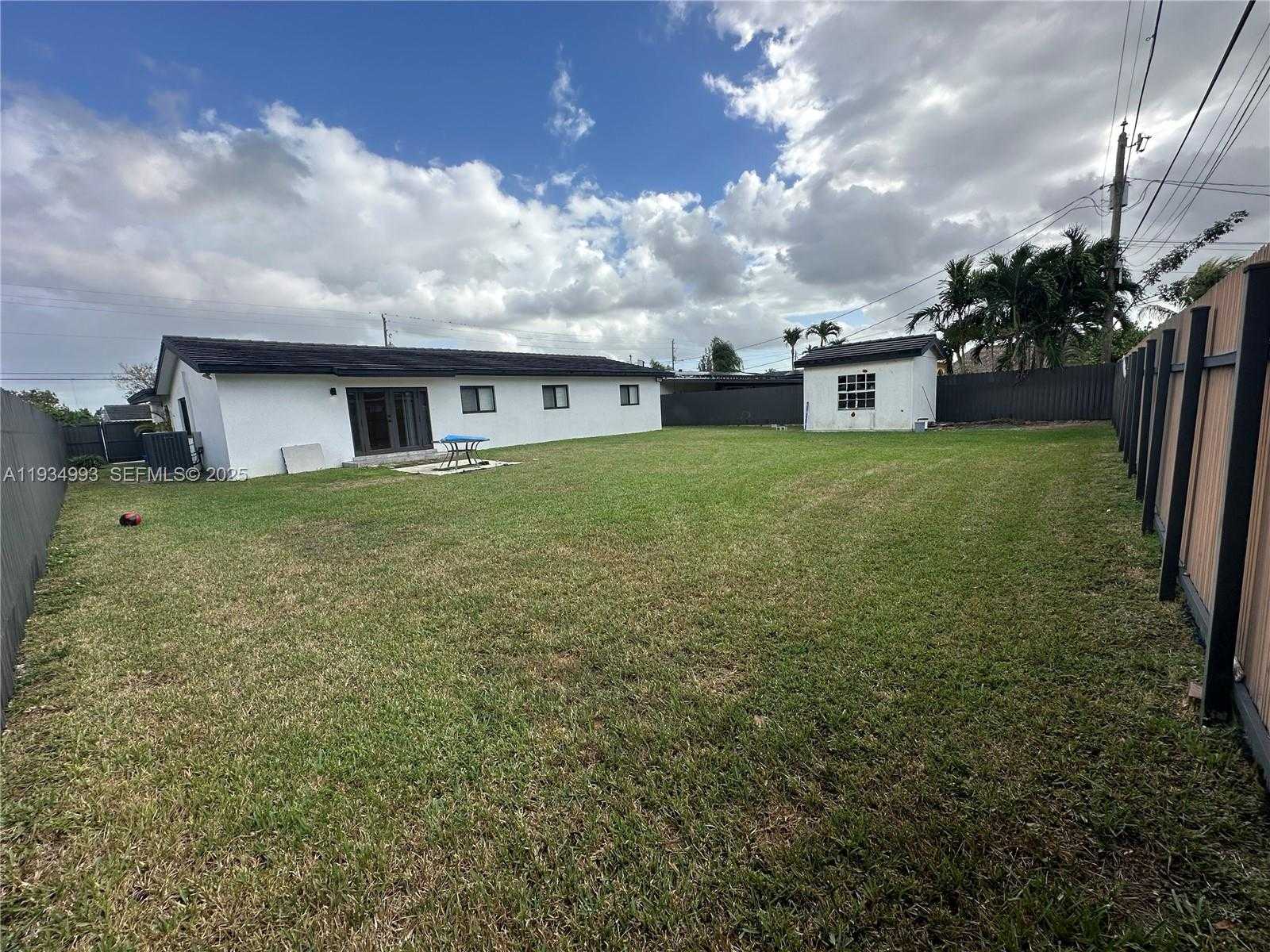 Small Image of 2832 SOUTH WEST 124TH CT, Miami Number 29