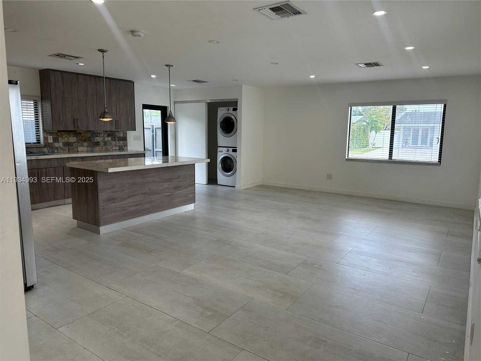 Small Image of 2832 SOUTH WEST 124TH CT, Miami Number 4