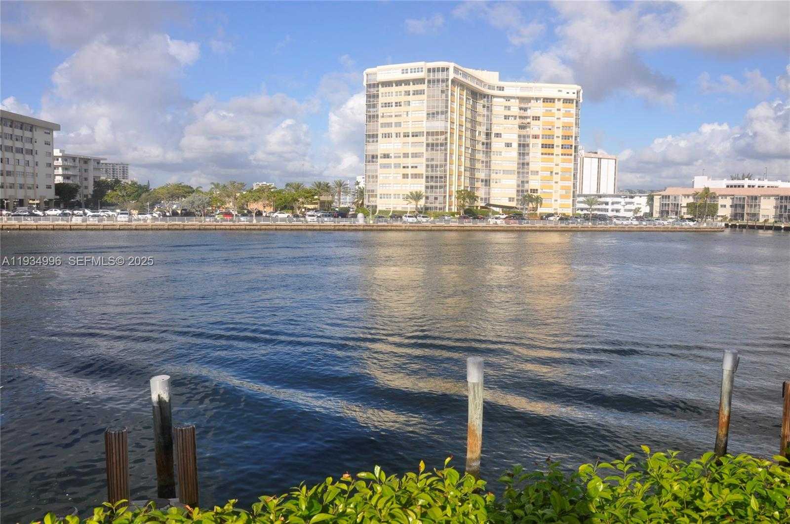 Small Image of 1865 SOUTH OCEAN DR #9I, Hallandale Beach Number 11