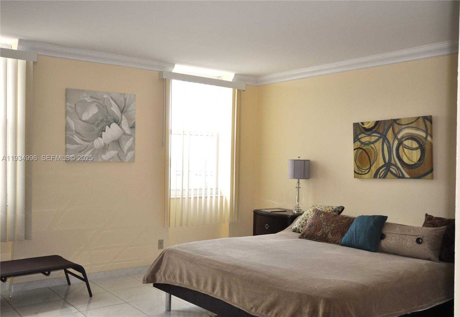 Small Image of 1865 SOUTH OCEAN DR #9I, Hallandale Beach Number 4