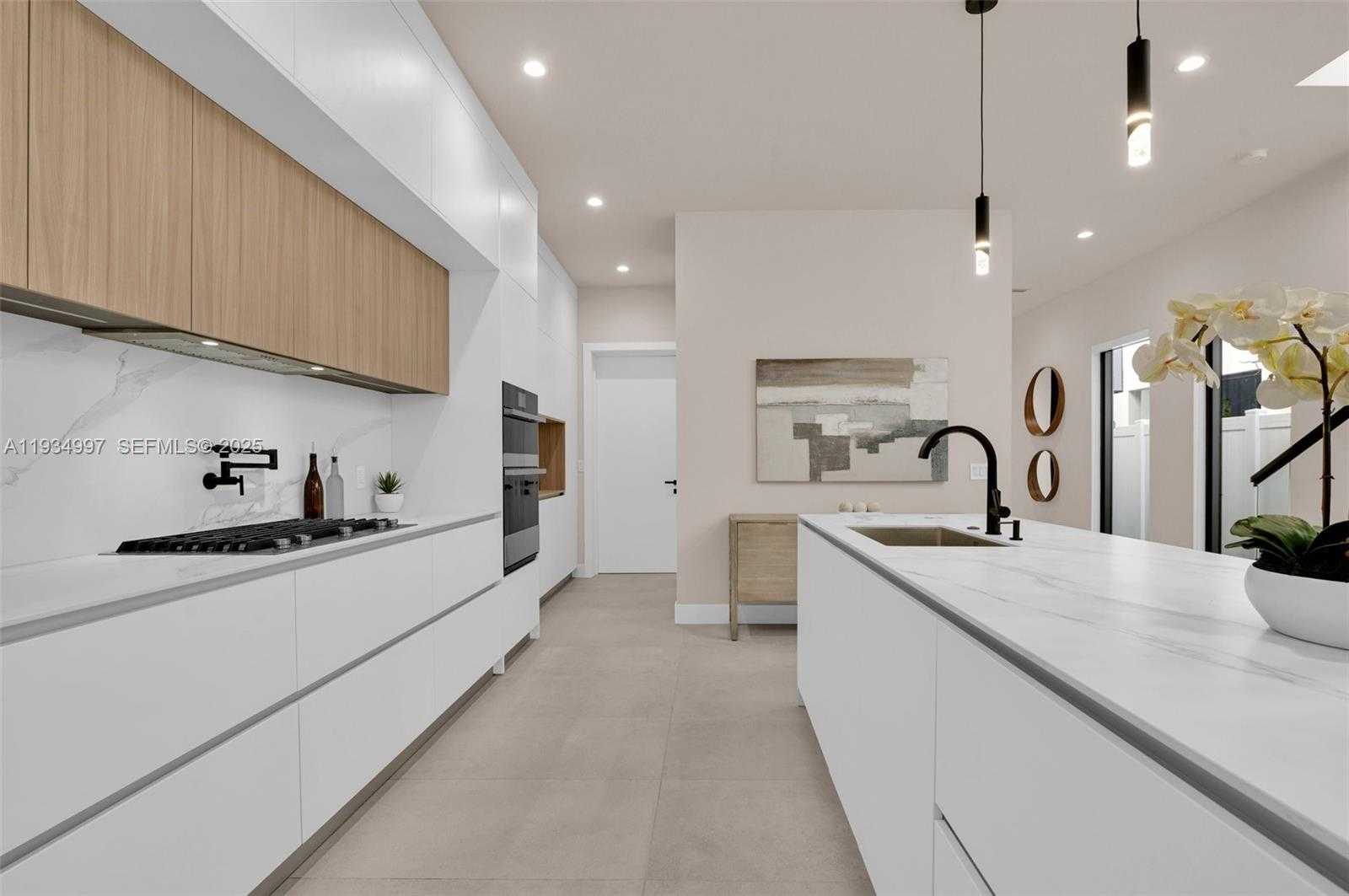 Small Image of 921 NORTH EAST 17TH TER #B, Fort Lauderdale Number 18